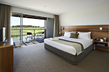 Pullman Magenta Shores Resort - Tourism Brisbane 13