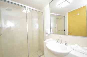 Beach Club Resort - Brisbane 4u 16