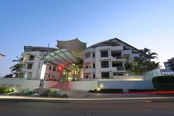 Beach Club Resort - Brisbane 4u 35
