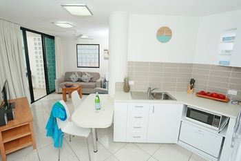 Beach Club Resort - Brisbane 4u 36