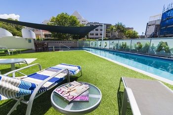 Beach Club Resort - Brisbane 4u 51