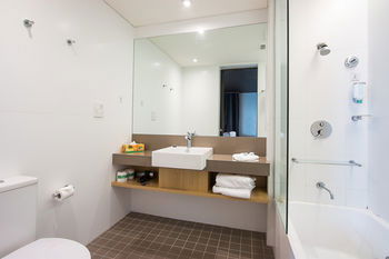 Alpha Hotel Eastern Creek - Brisbane 4u 23