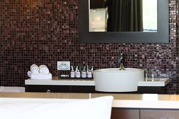 Chateau Elan - Brisbane Tourism 3