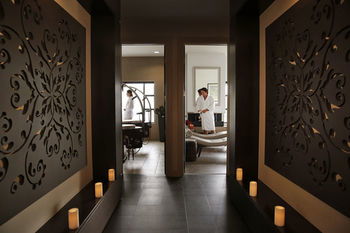 Chateau Elan - Brisbane Tourism 40