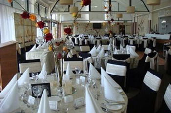 Caves Beachside Hotel - Brisbane Tourism 3