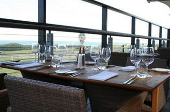 Caves Beachside Hotel - Brisbane Tourism 13