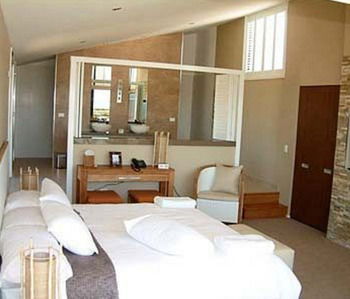 Caves Beachside Hotel - Brisbane Tourism 17