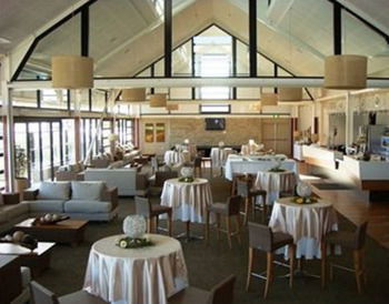 Caves Beachside Hotel - Brisbane Tourism 32