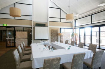 Caves Beachside Hotel - Brisbane Tourism 49