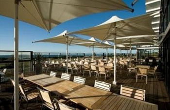 Caves Beachside Hotel - Brisbane Tourism 50