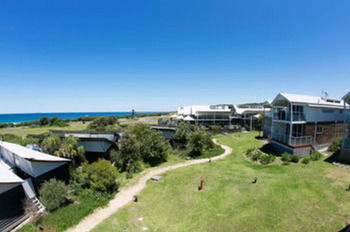 Caves Beachside Hotel - Brisbane Tourism 56