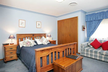 Lavender House B&B - Tourism Brisbane 11