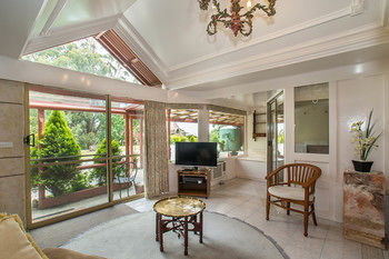A Camelot Tower & Penthouse - Tourism Brisbane 44