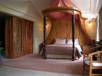 A Camelot Tower & Penthouse - Tourism Brisbane 0