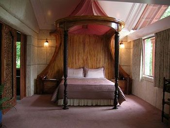 A Camelot Tower & Penthouse - Tourism Brisbane 6
