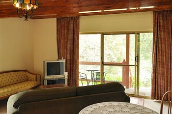 A Camelot Tower & Penthouse - Tourism Brisbane 10