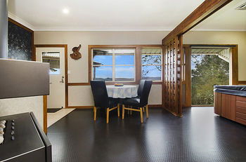 Artisan Spa Views - Brisbane 4u 12