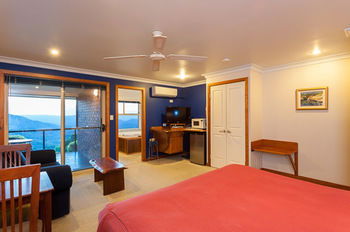 Artisan Spa Views - Brisbane 4u 15