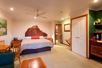 Artisan Spa Views - Brisbane 4u 16