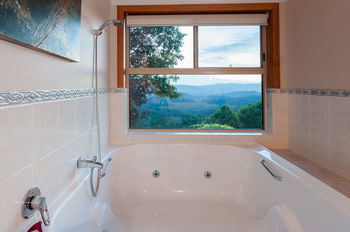 Artisan Spa Views - Brisbane 4u 17