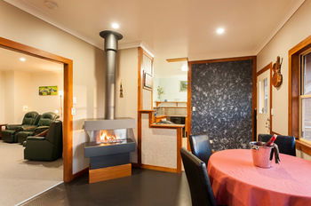 Artisan Spa Views - Brisbane 4u 18