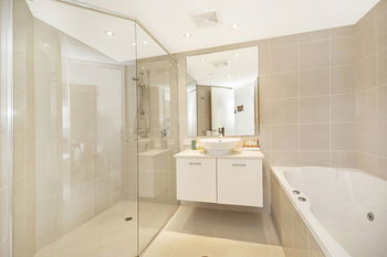 Aqua Vista Resort - Brisbane 4u 100