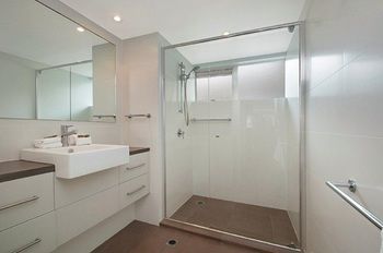 Saks On Hastings - Brisbane 4u 6