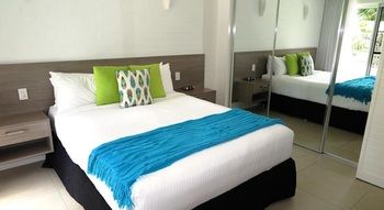 Saks On Hastings - Brisbane 4u 15