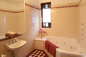 The 3 Explorers Motel - Brisbane 4u 1