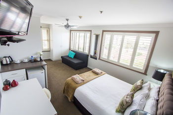 Sinclairs Bondi - Brisbane 4u 6