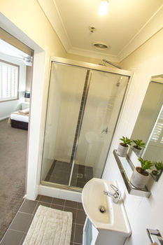 Sinclairs Bondi - Brisbane 4u 7