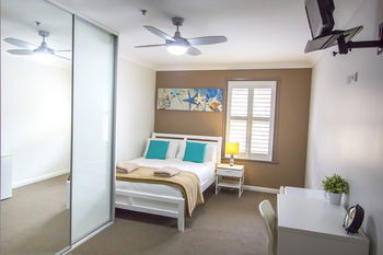 Sinclairs Bondi - Brisbane 4u 8