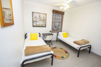 Sinclairs Bondi - Brisbane 4u 10
