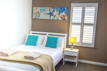 Sinclairs Bondi - Brisbane 4u 12