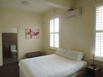 Naughtons Parkville Hotel - Tourism Brisbane 2