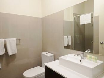 Naughtons Parkville Hotel - Tourism Brisbane 7