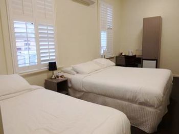 Naughtons Parkville Hotel - Tourism Brisbane 9