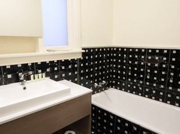 Naughtons Parkville Hotel - Tourism Brisbane 11