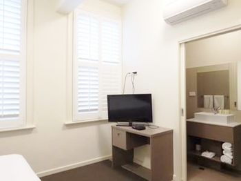 Naughtons Parkville Hotel - Tourism Brisbane 17