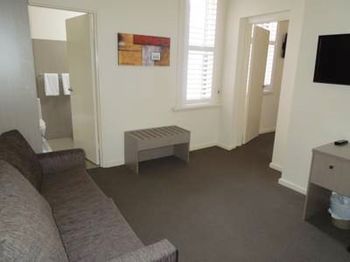 Naughtons Parkville Hotel - Tourism Brisbane 18