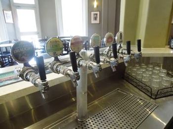 Naughtons Parkville Hotel - Tourism Brisbane 19