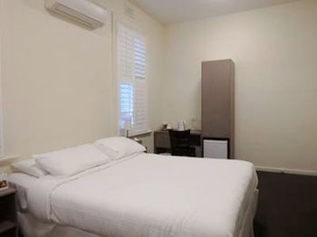 Naughtons Parkville Hotel - Tourism Brisbane 23