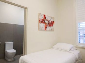 Naughtons Parkville Hotel - Tourism Brisbane 36