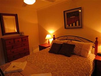 Barrington Wilderness Cedar Lodge Accommodation - Tourism Brisbane 1