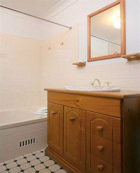 Barrington Wilderness Cedar Lodge Accommodation - Tourism Brisbane 9