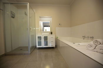 De'Vine Escape - Tourism Brisbane 11