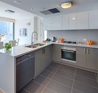 Zara Tower - Luxury Suites and Apartments - Tourism Brisbane