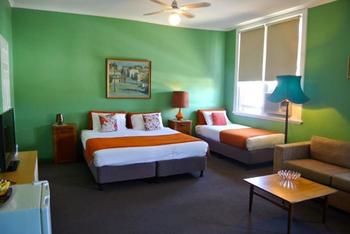 Vine Valley Inn - Brisbane Tourism 64