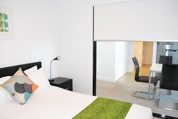 Apartments Melbourne Domain - CBD - Tourism Brisbane 26