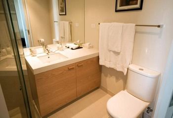 Apartments Melbourne Domain - Docklands - Brisbane 4u 12